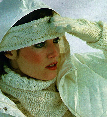 Fotografie door Kai Lindholm in 1982 oktober Avenue Avontuur in Lapland fashion model in de sneeuw met winterwitte wollen kleding